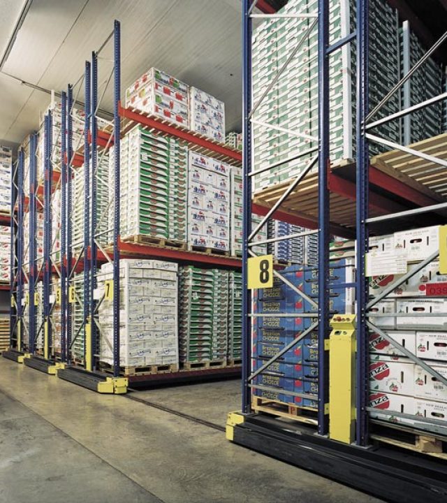 4-bases-moviles-paletas.jpg Estantería sobre base móvil para paletas