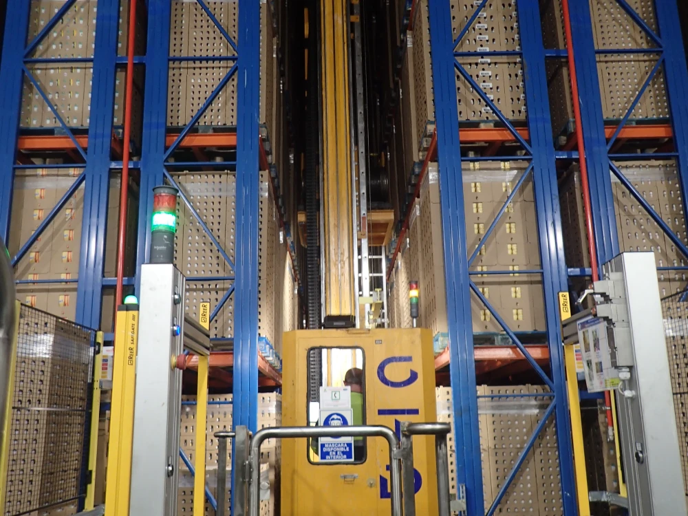 Inspección técnica de estanterías en instalaciones de Danone